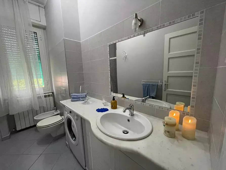 Immagine 15 di Appartamento in affitto  a Carrara