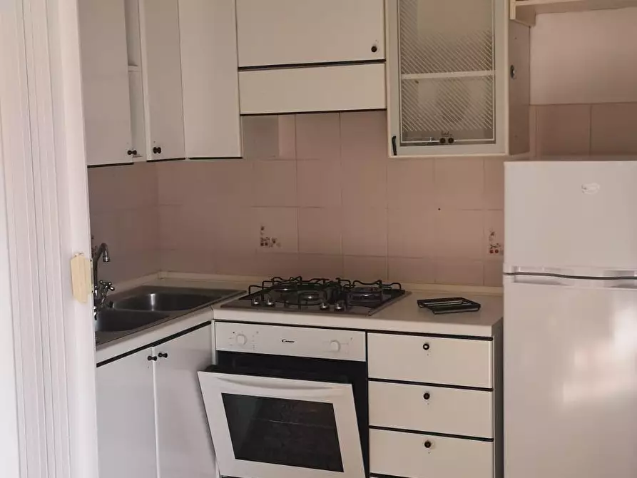 Immagine 4 di Appartamento in affitto  a Massa