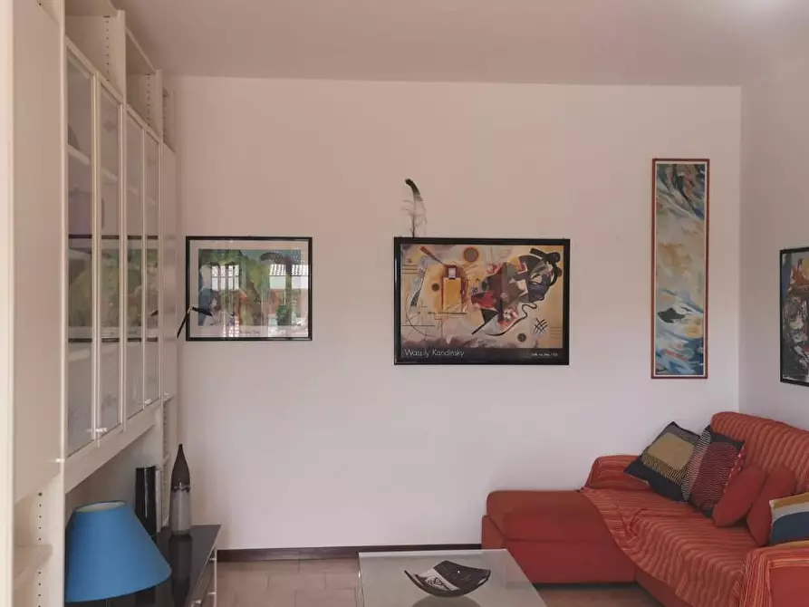 Immagine 5 di Appartamento in affitto  a Massa