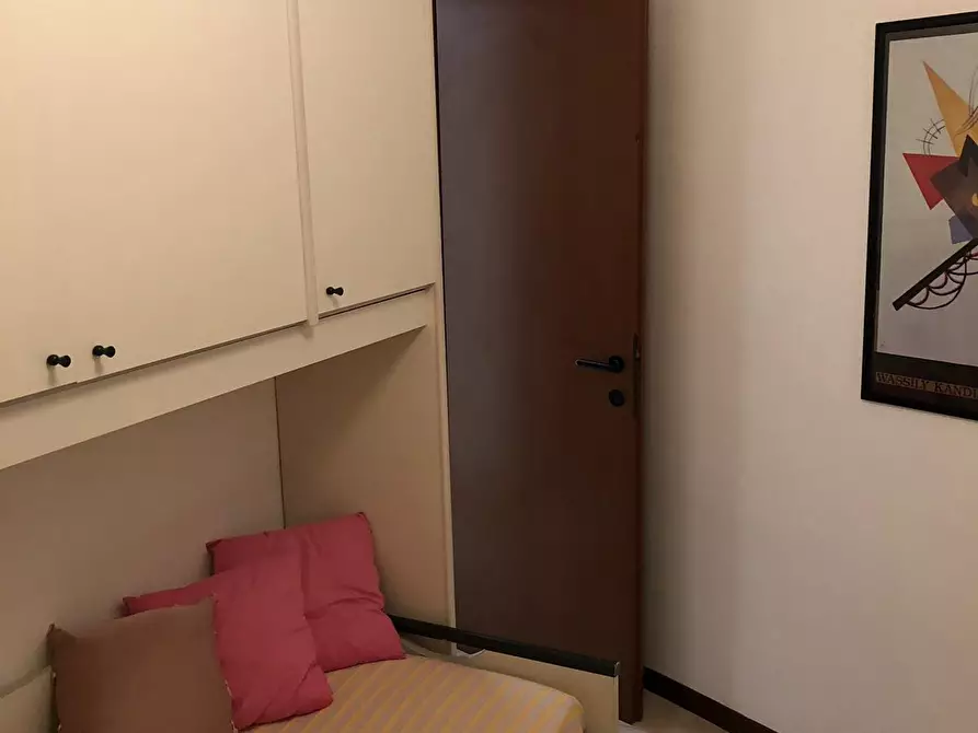 Immagine 9 di Appartamento in affitto  a Massa