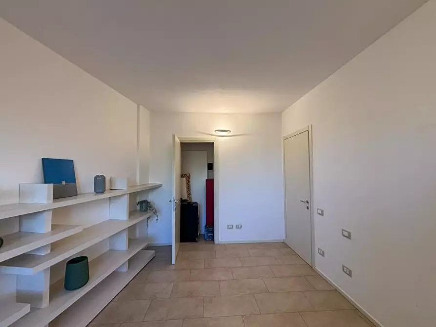 Immagine 17 di Appartamento in vendita  a Pontedera