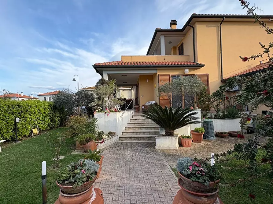 Immagine 1 di Appartamento in vendita  a Campiglia Marittima