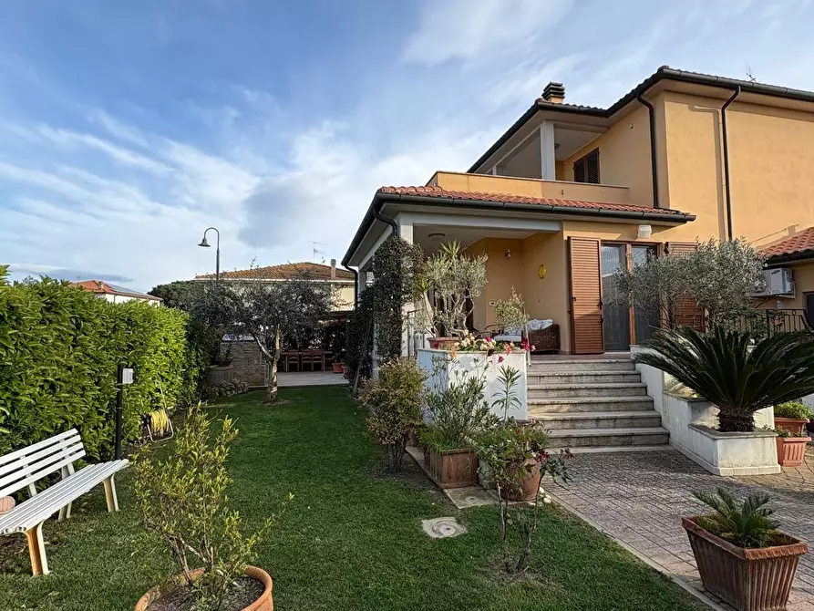 Immagine 27 di Appartamento in vendita  a Campiglia Marittima