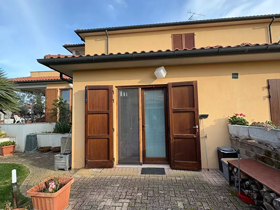 Immagine 26 di Appartamento in vendita  a Campiglia Marittima