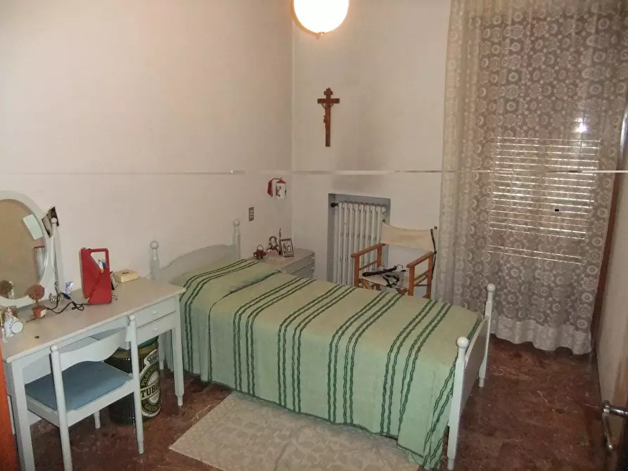 Immagine 13 di Villa in vendita  a Seravezza