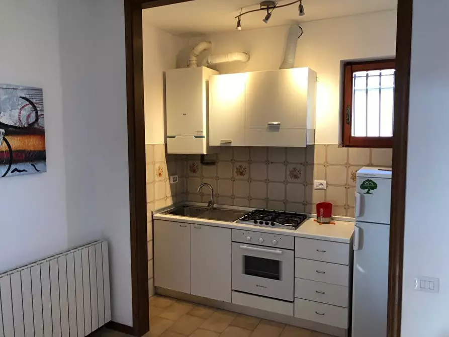 Immagine 6 di Appartamento in affitto  a Massa