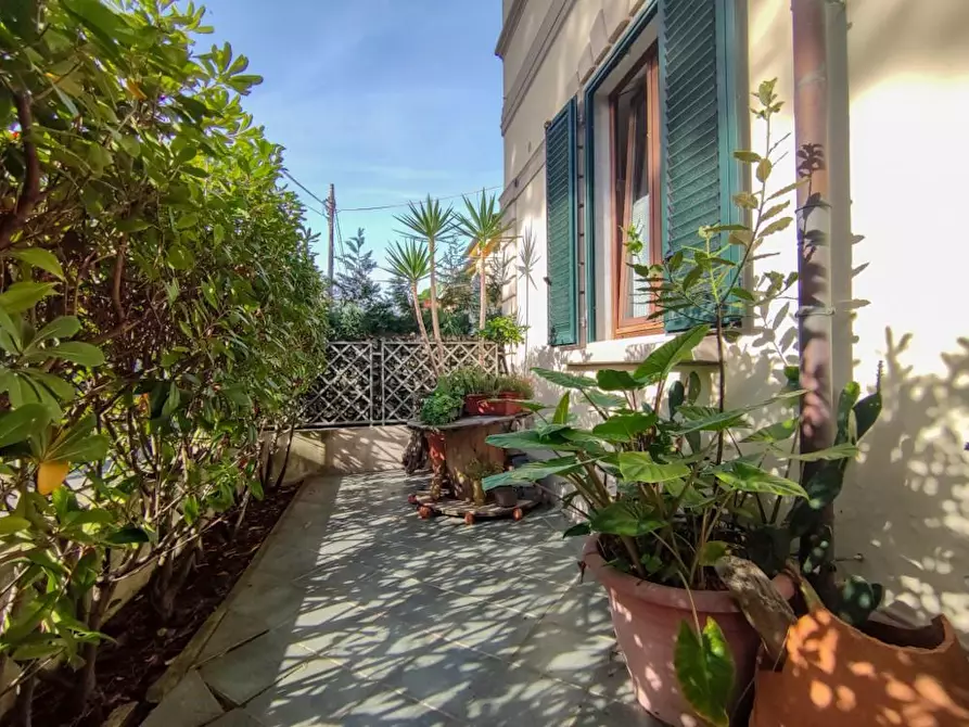 Immagine 1 di Appartamento in vendita  a Camaiore