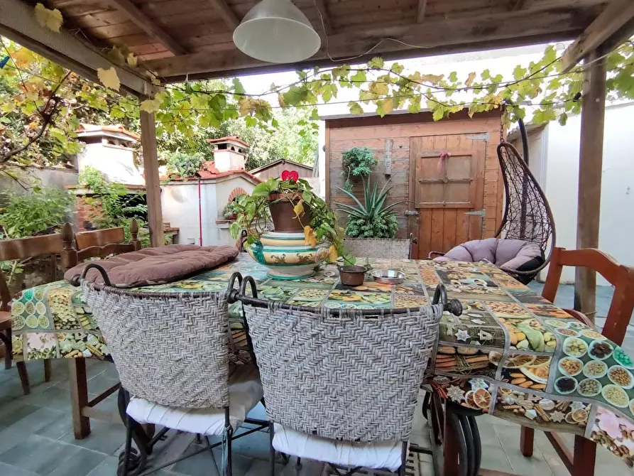 Immagine 22 di Appartamento in vendita  a Camaiore