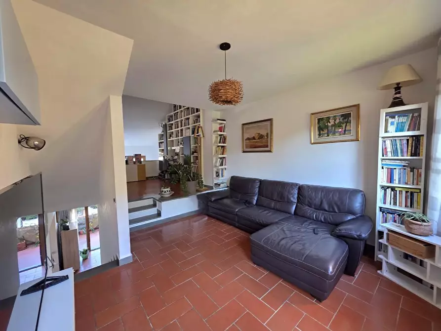 Immagine 12 di Casa bifamiliare in vendita  a Livorno