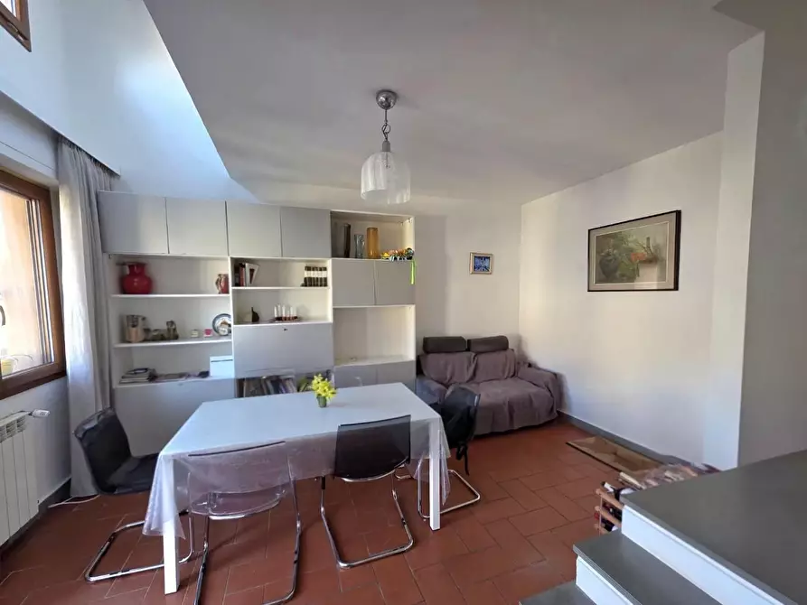 Immagine 2 di Casa bifamiliare in vendita  a Livorno