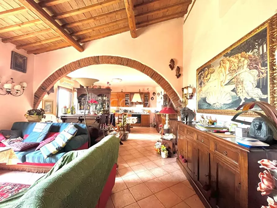 Immagine 1 di Appartamento in vendita  a Pontedera