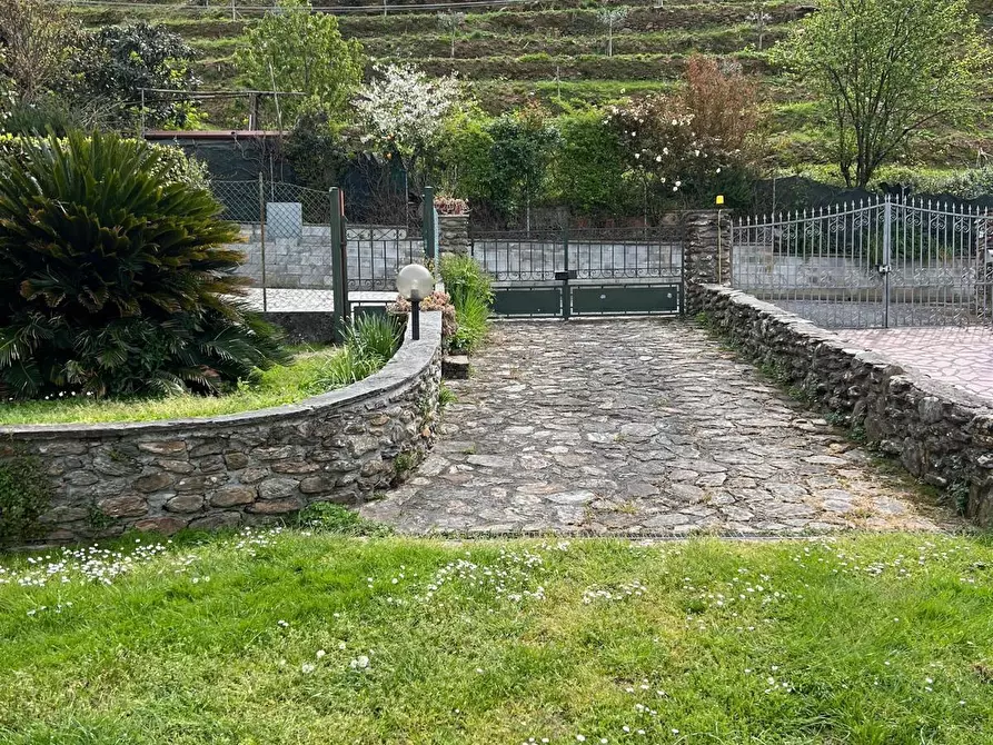 Immagine 5 di Casa bifamiliare in vendita  a Montignoso