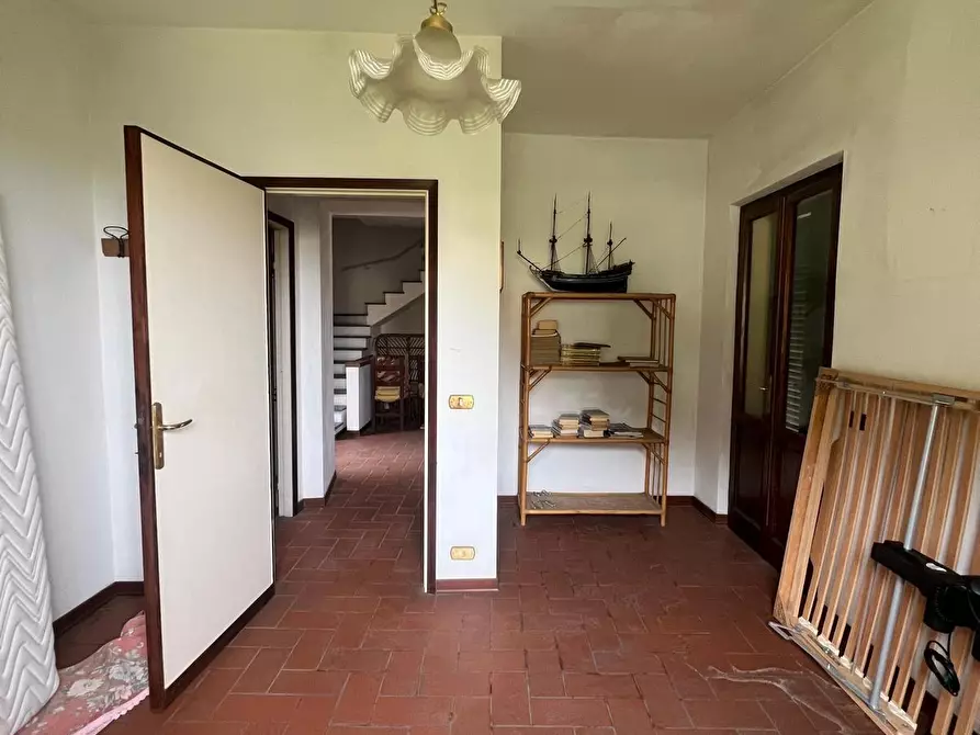 Immagine 25 di Casa bifamiliare in vendita  a Montignoso