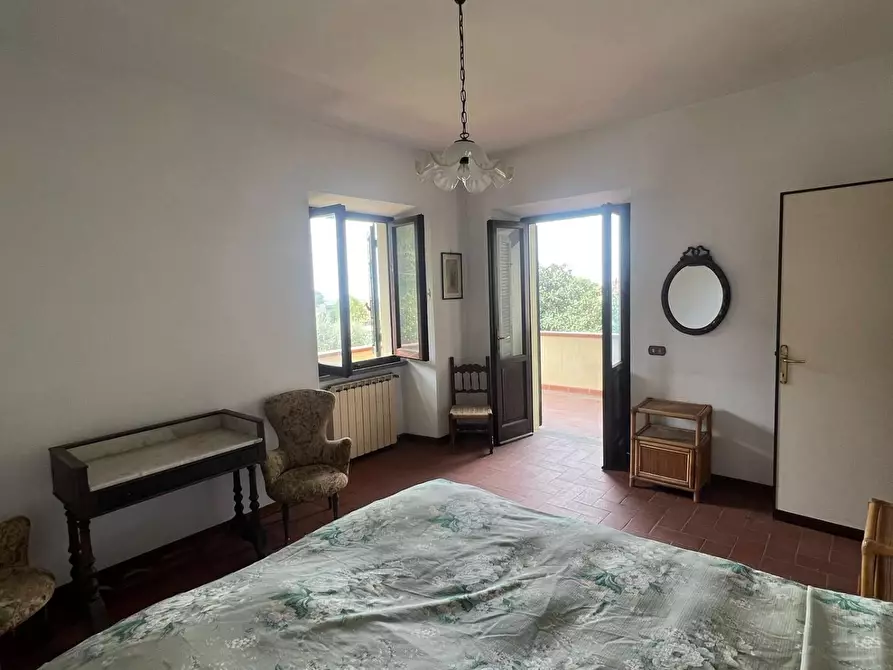 Immagine 19 di Casa bifamiliare in vendita  a Montignoso