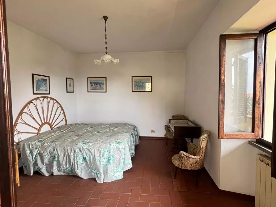 Immagine 18 di Casa bifamiliare in vendita  a Montignoso