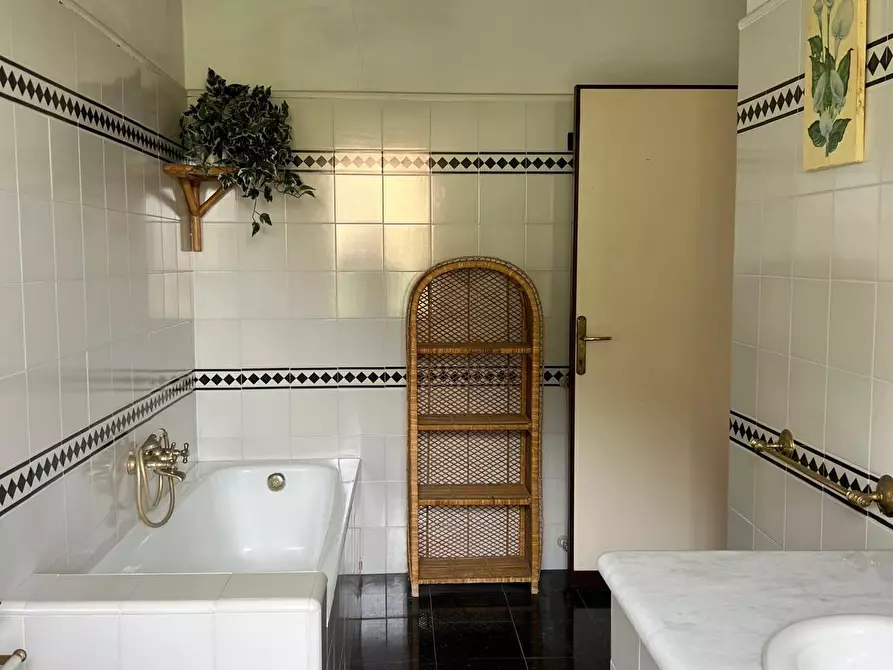 Immagine 22 di Casa bifamiliare in vendita  a Montignoso