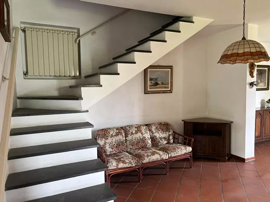 Immagine 10 di Casa bifamiliare in vendita  a Montignoso