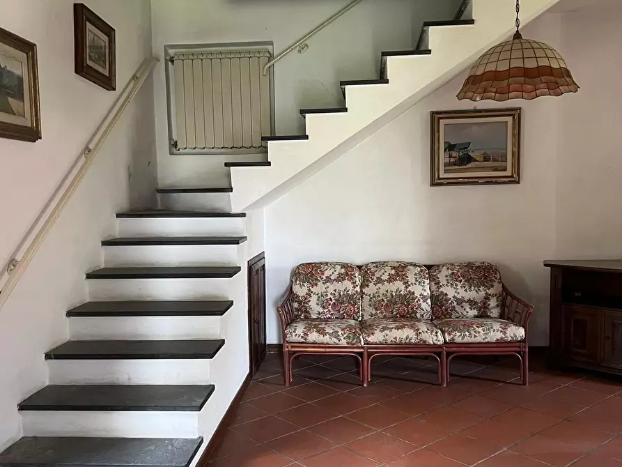 Immagine 17 di Casa bifamiliare in vendita  a Montignoso