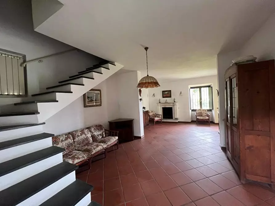 Immagine 9 di Casa bifamiliare in vendita  a Montignoso