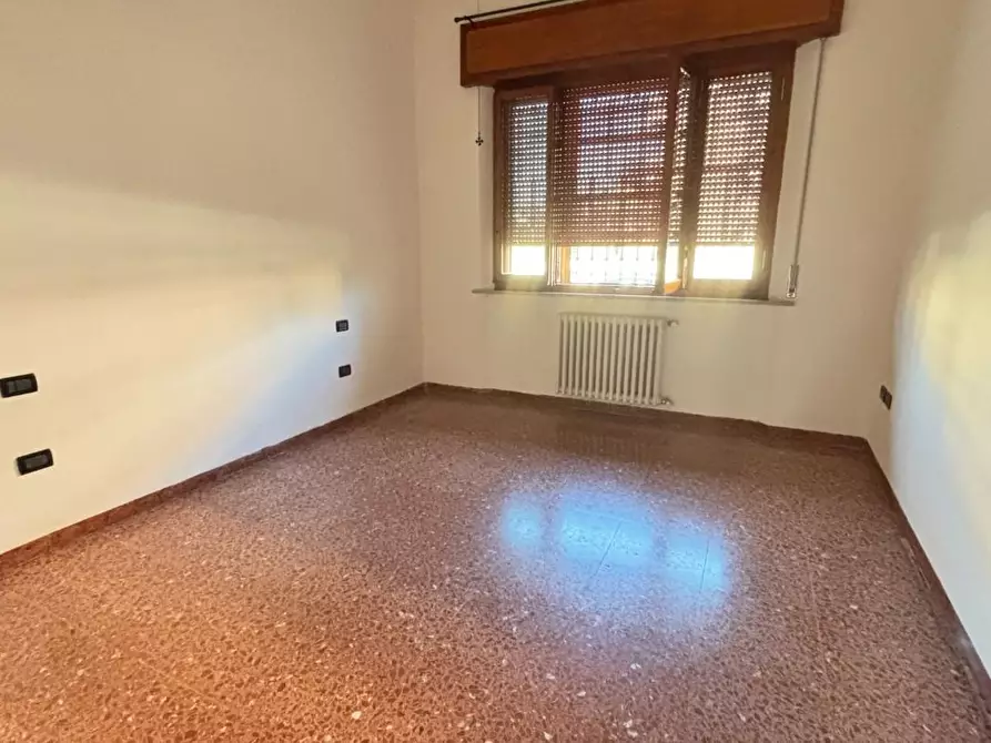 Immagine 11 di Villa in affitto  a Cascina