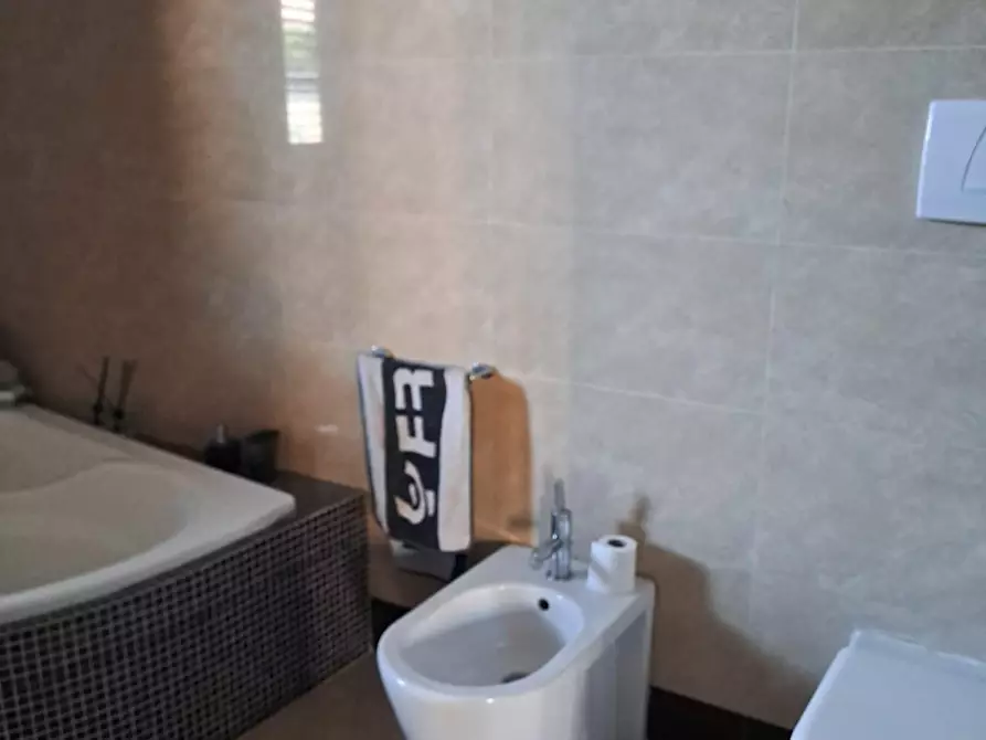 Immagine 15 di Appartamento in vendita  a Cascina