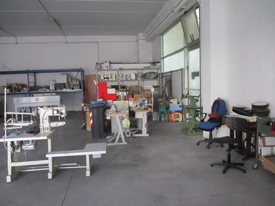 Immagine 6 di Capannone industriale in vendita  a Pontedera