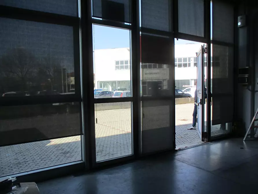 Immagine 4 di Capannone industriale in vendita  a Pontedera