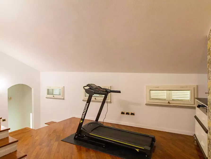 Immagine 45 di Villa in vendita  a San Giuliano Terme