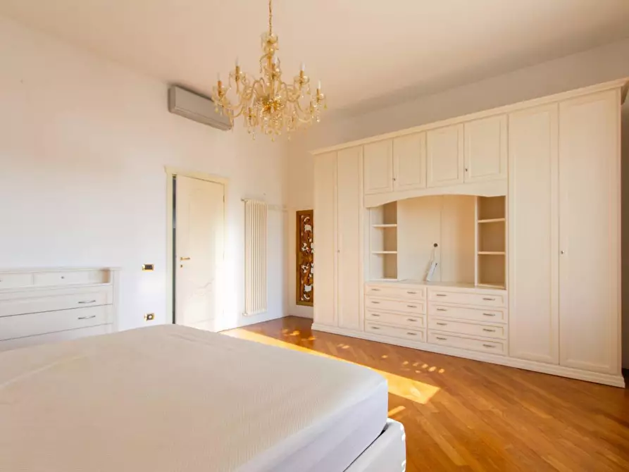 Immagine 31 di Villa in vendita  a San Giuliano Terme