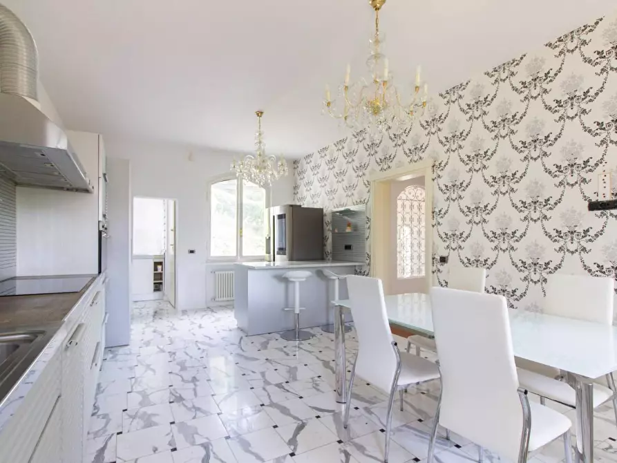 Immagine 19 di Villa in vendita  a San Giuliano Terme