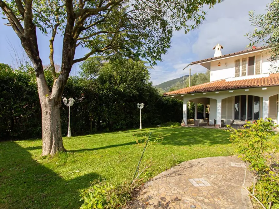 Immagine 48 di Villa in vendita  a San Giuliano Terme