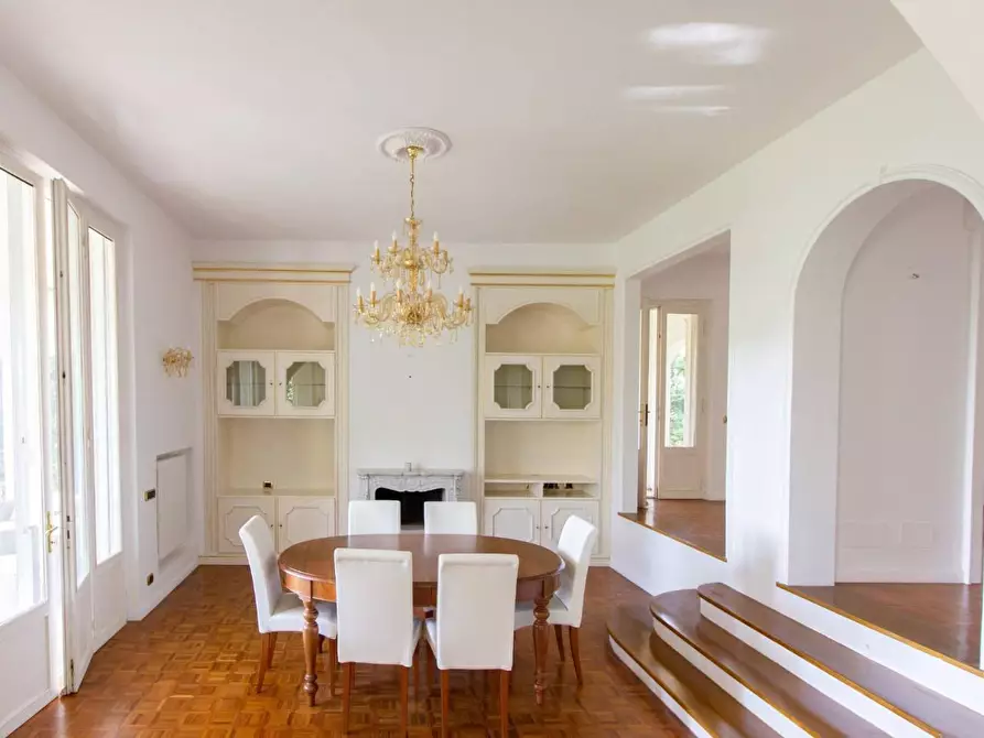 Immagine 13 di Villa in vendita  a San Giuliano Terme