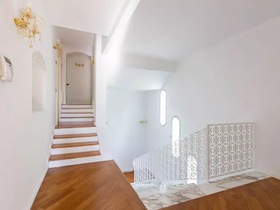 Immagine 38 di Villa in vendita  a San Giuliano Terme