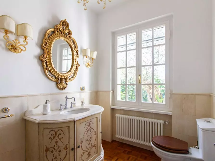 Immagine 25 di Villa in vendita  a San Giuliano Terme