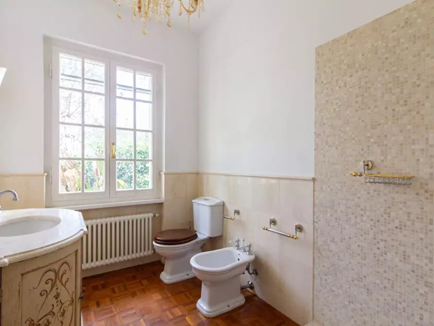 Immagine 26 di Villa in vendita  a San Giuliano Terme