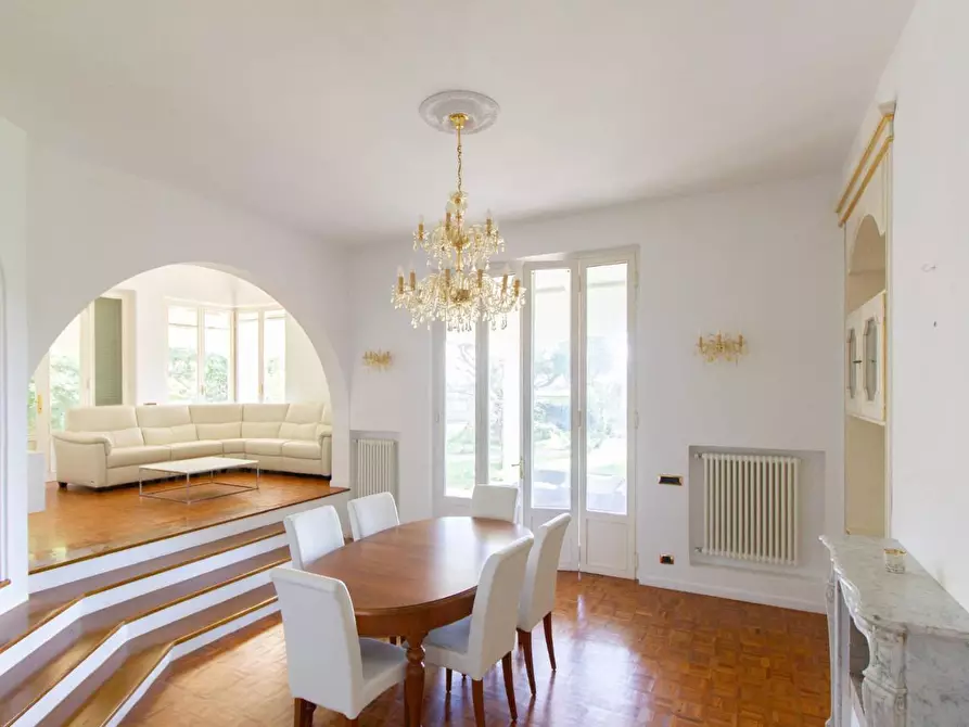 Immagine 10 di Villa in vendita  a San Giuliano Terme