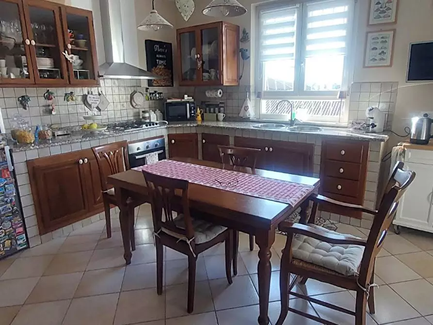 Immagine 4 di Casa bifamiliare in vendita  a Massa