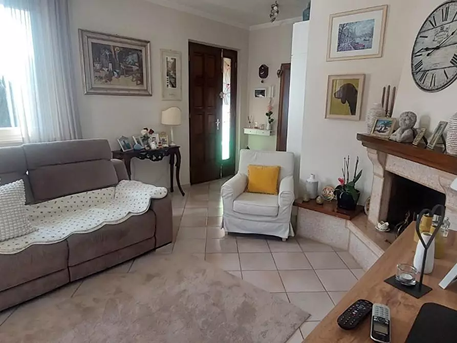 Immagine 27 di Casa bifamiliare in vendita  a Massa