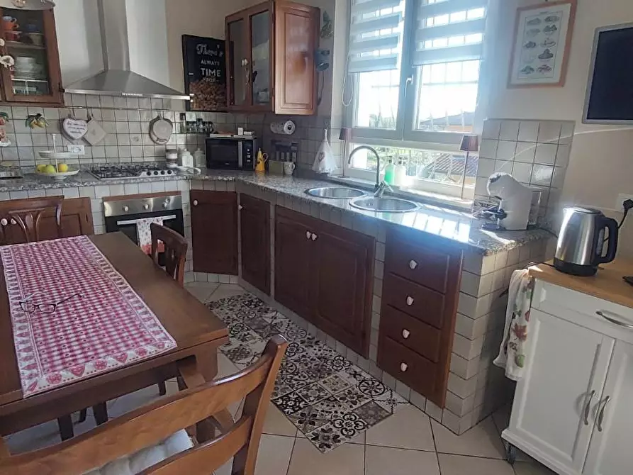 Immagine 7 di Casa bifamiliare in vendita  a Massa