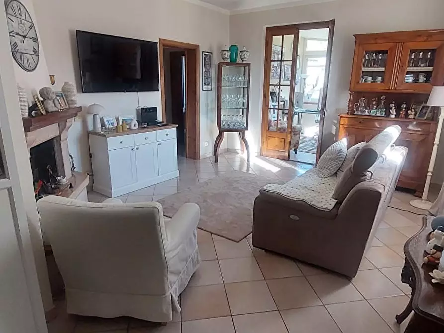 Immagine 9 di Casa bifamiliare in vendita  a Massa