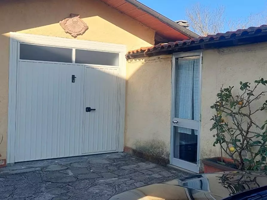 Immagine 49 di Casa bifamiliare in vendita  a Massa