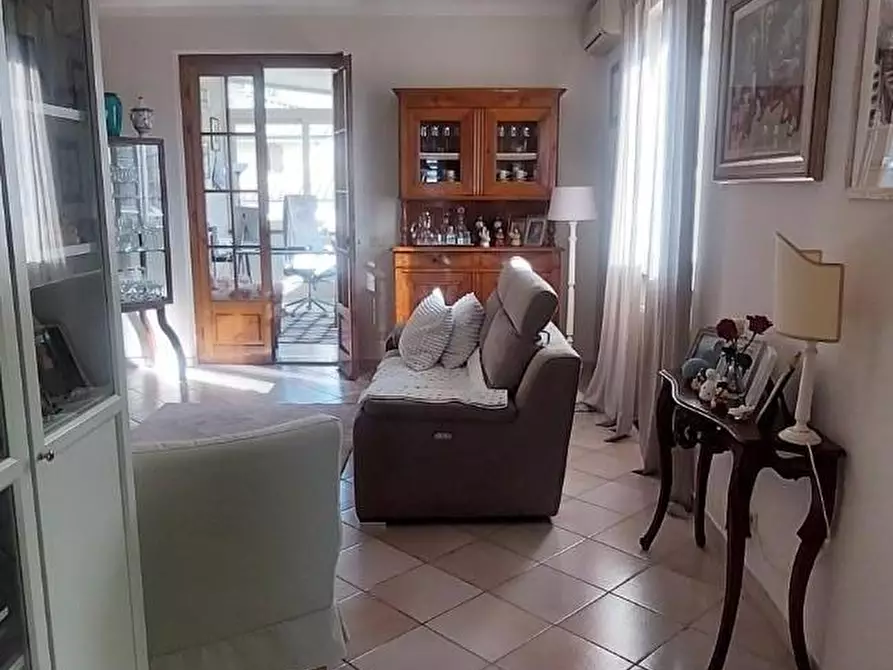 Immagine 8 di Casa bifamiliare in vendita  a Massa