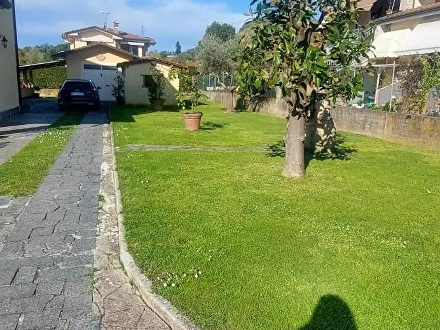 Immagine 33 di Casa bifamiliare in vendita  a Massa