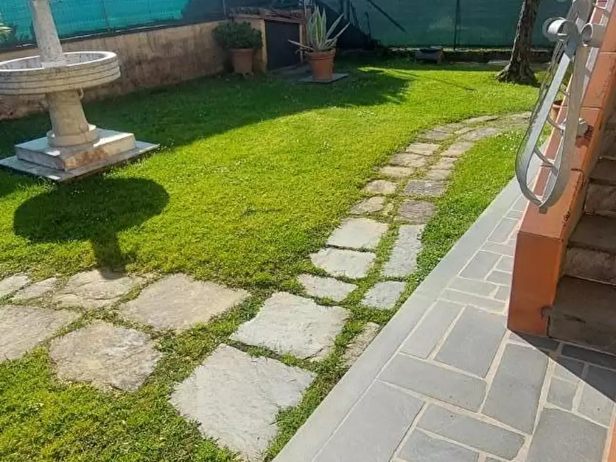 Immagine 31 di Casa bifamiliare in vendita  a Massa