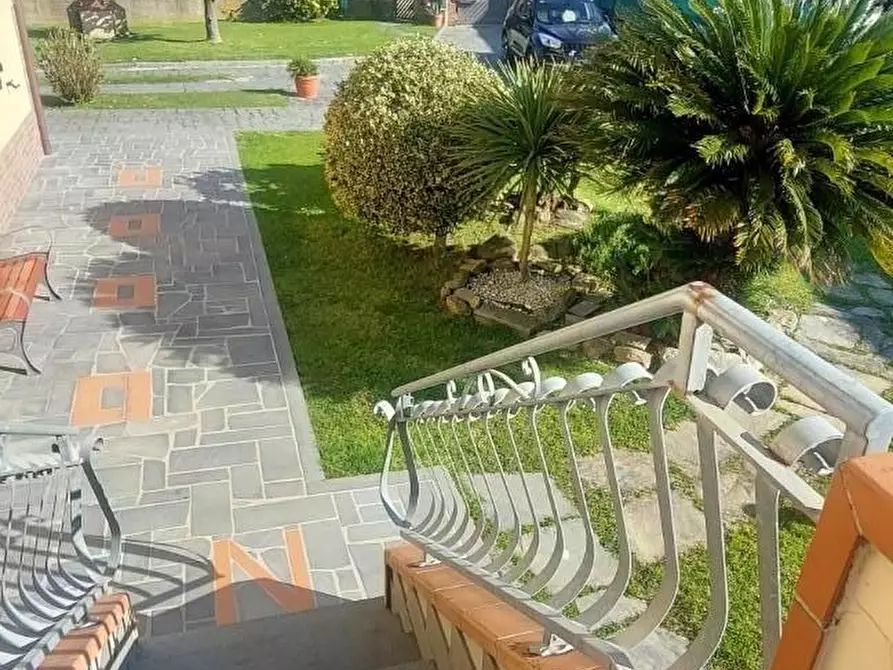 Immagine 30 di Casa bifamiliare in vendita  a Massa