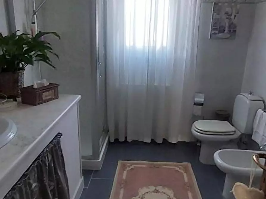 Immagine 21 di Casa bifamiliare in vendita  a Massa