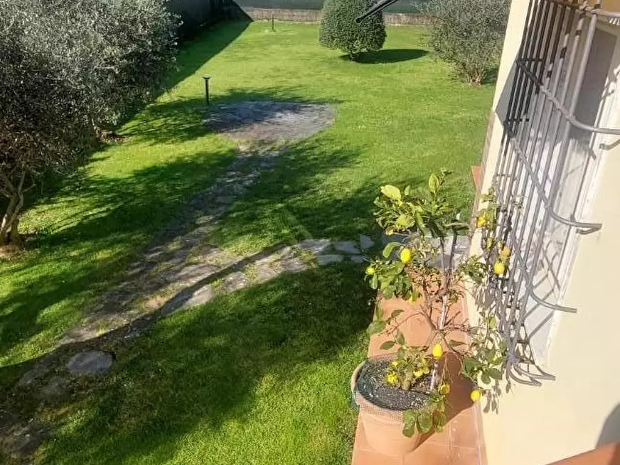 Immagine 29 di Casa bifamiliare in vendita  a Massa