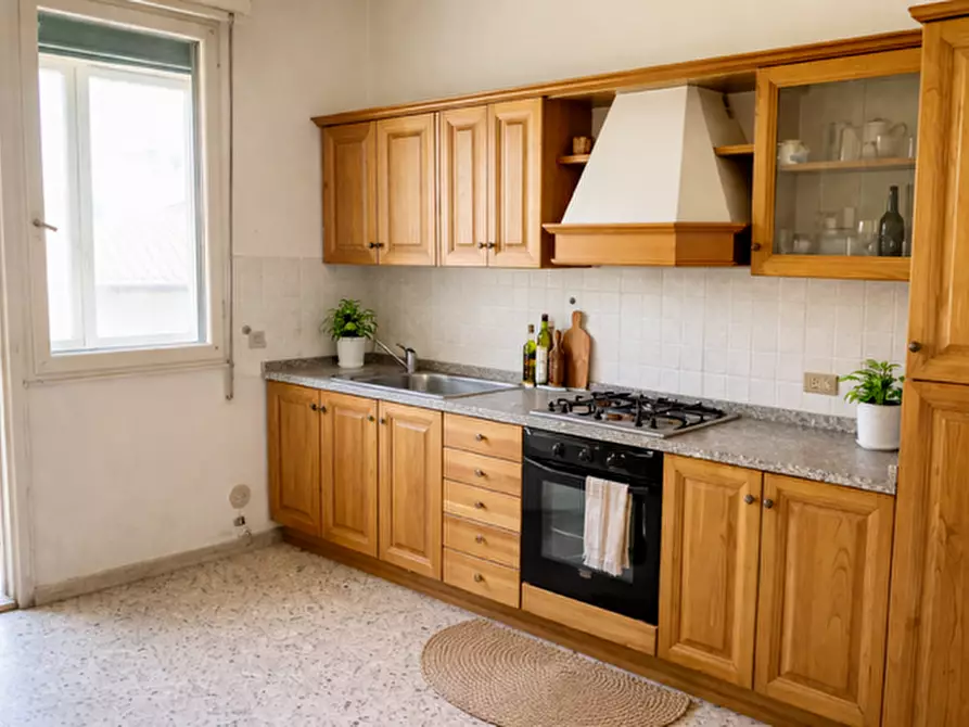 Immagine 4 di Appartamento in vendita  a Pisa