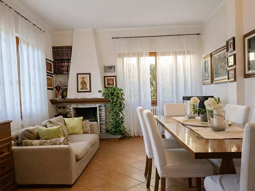 Immagine 1 di Villa in affitto  a Forte Dei Marmi