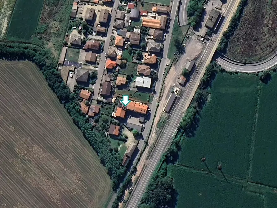 Immagine 3 di Magazzino in vendita  a Pizzale